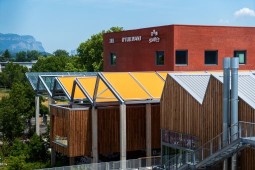 Köpcentrumet Neyrpic: ett öppet projekt förhöjt av Dicksons vävar
