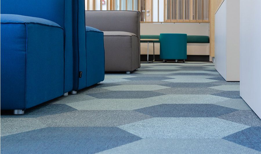 Das Lycée Voltaire bereit für den Schulbeginn dank Dickson Woven Flooring