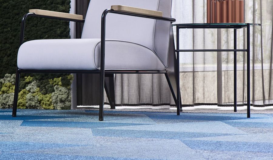 Instaldeco stattet die Böden seines Showrooms mit unseren Mirage-Referenzen aus
